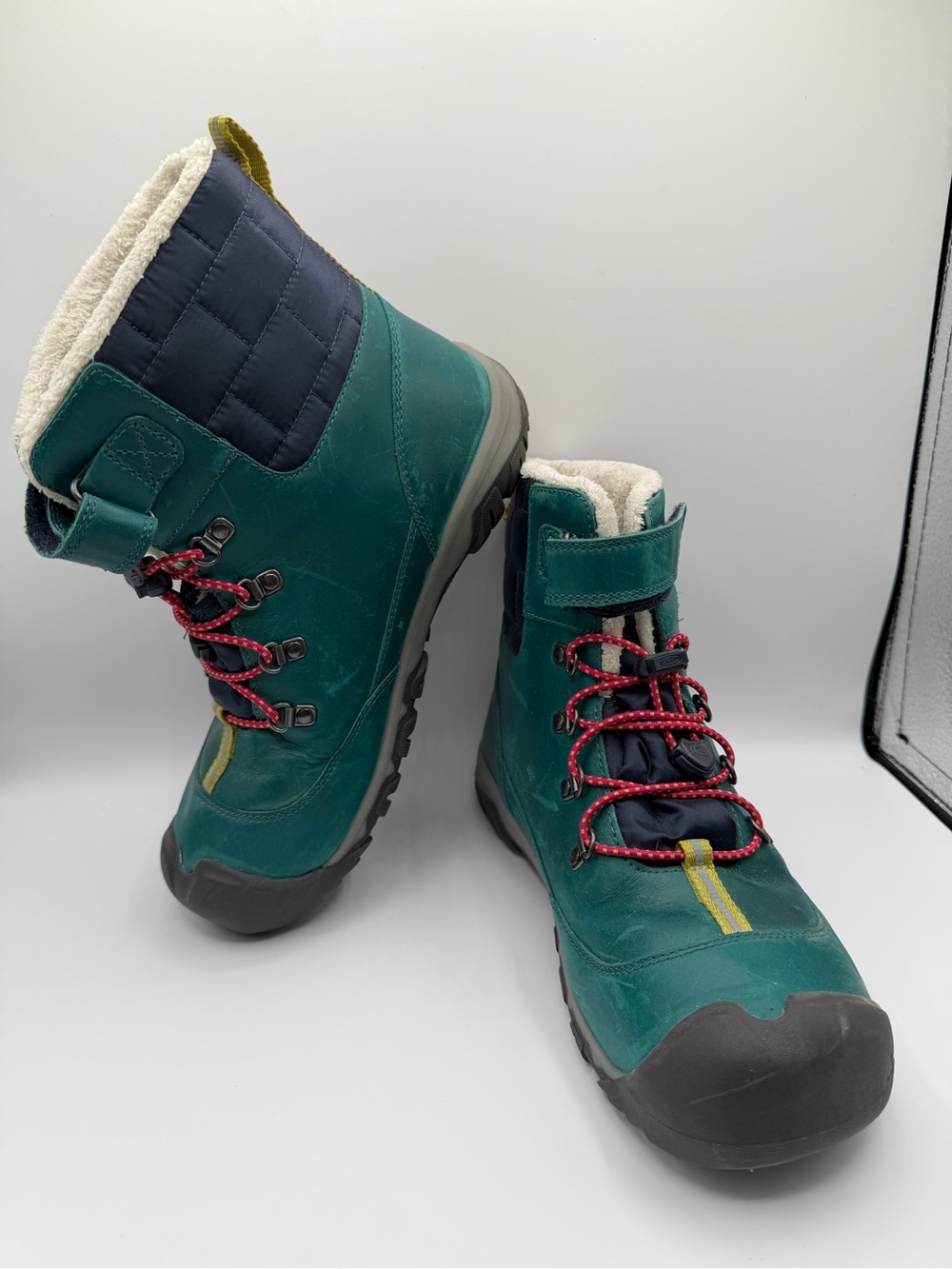 Keen Teal and Navy Insulated Winter Boots with Red Laces
